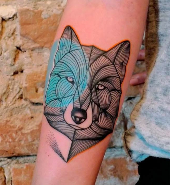 татуировка модел вълк куче или какво животно е колоритен животински син розови цветове на ръката боя
