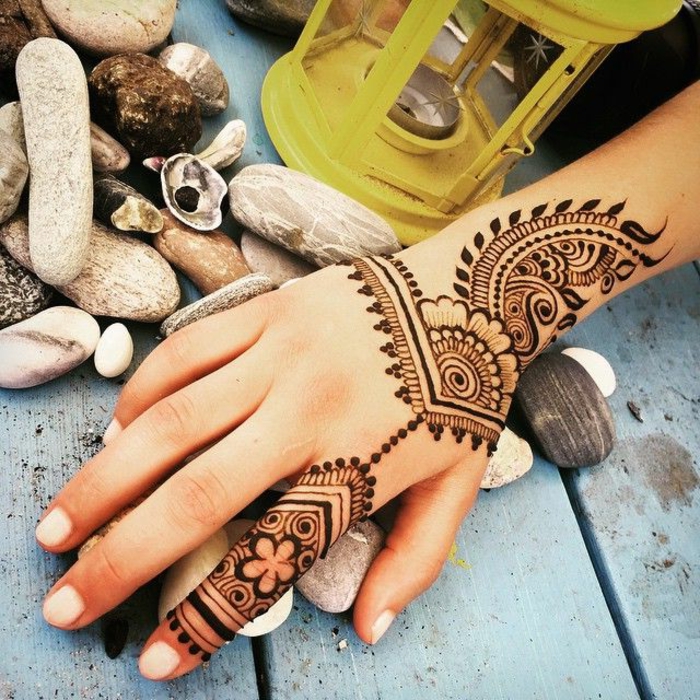 татуировка шапка henna татуировка на празник направи красива ваканция насладите камъни лампа черупки