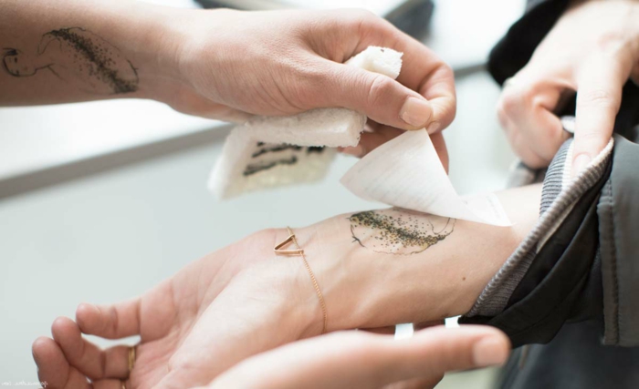 lijepe tetovaže tetovaža na ruci čine kozmosa svemir narukvica coachella stilu tatoo