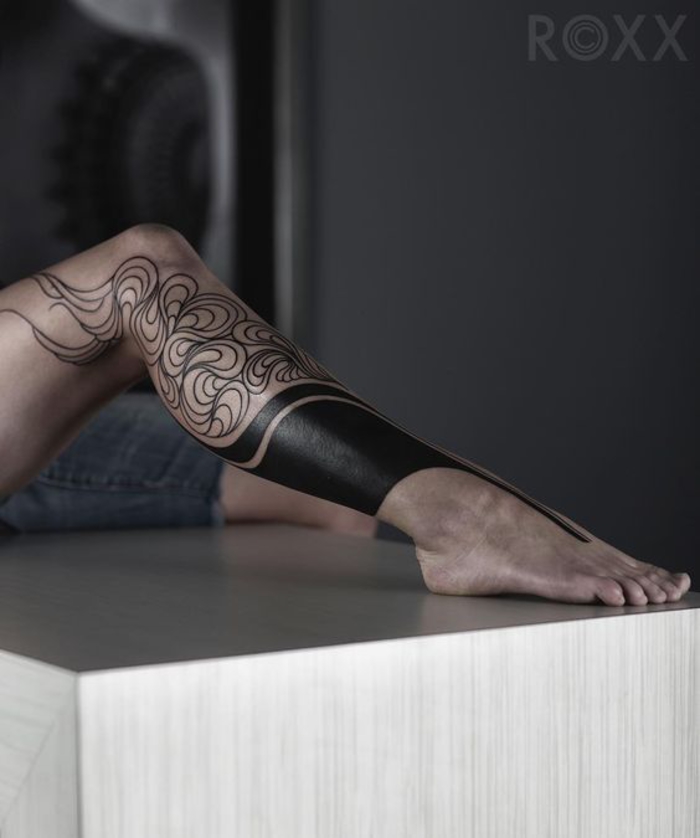 noga tetovaže, tetovaža motivi za žene, crna, cool ideja tattoo