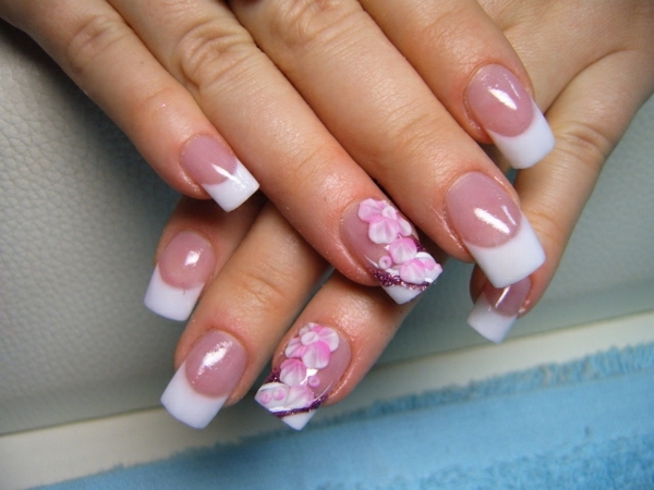 slike noktiju za vjenčanje - ružičasti ukrasni cvjetovi