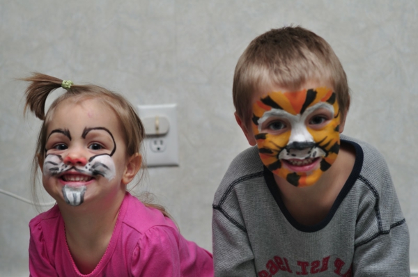 tigre-visage-maquillage-lièvre-visage-maquillage-garçon et fille