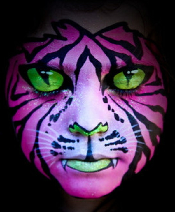 accents tigre maquillage pourpre