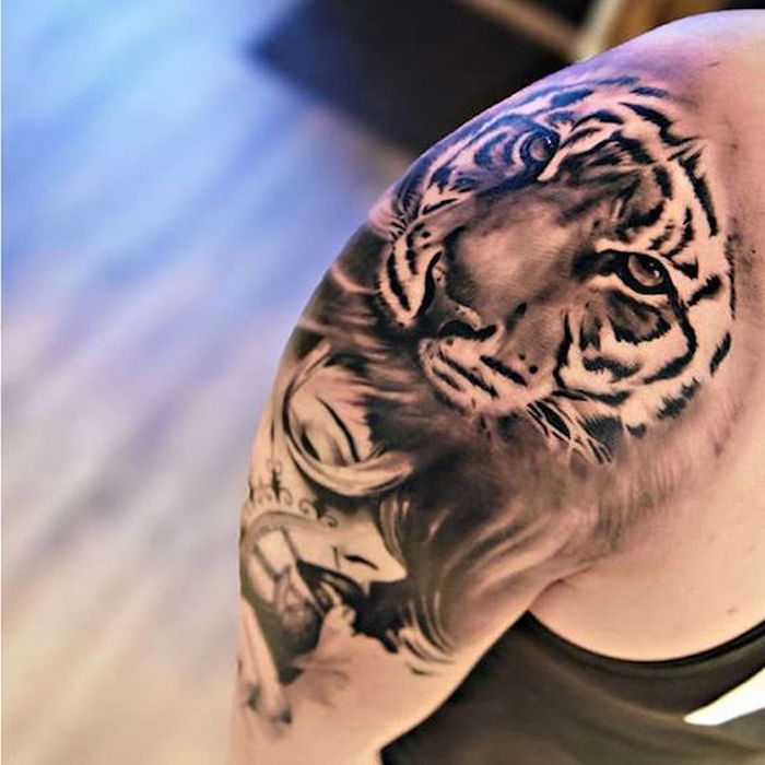 Tigar tetovaže, tigrova glava, tetovaža u crno-bijeloj boji