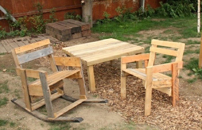 asztal-with-szék készült raklapok
