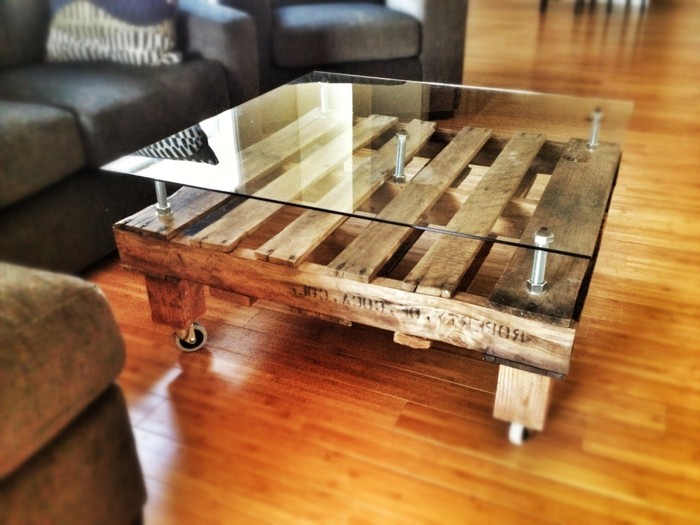 stol za vlastiti Build-a-malo-stol-na-paleta