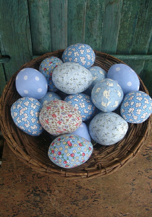 Tischdeko-de-primavera-ideas-para-pintado de la decoración de mesa de Pascua-huevos-