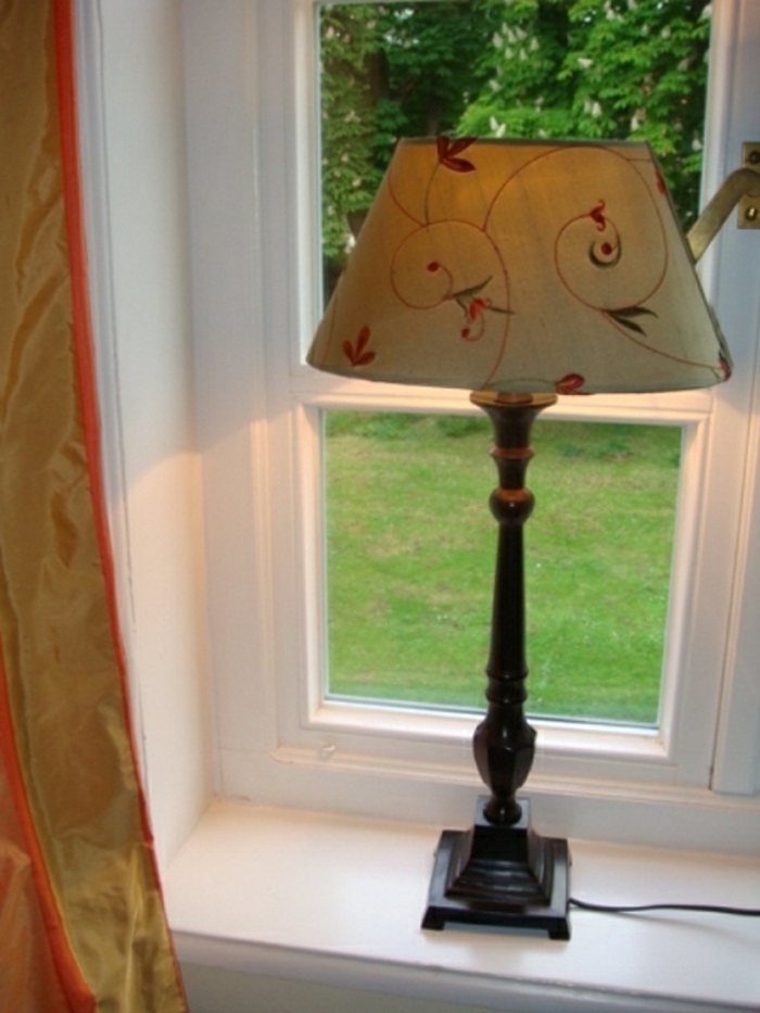 lampe pour windowsill maison de campagne vintage treillis windows peint blanc