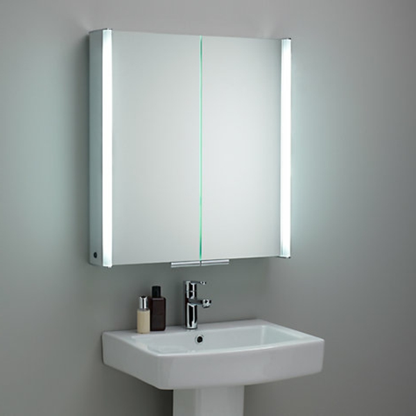 Страхотен - огледален шкаф за баня с идея за осветление