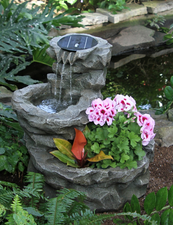 прекрасен фонтан-слънчева-по-най-градина