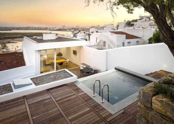 sueño-terraza-con-madera y azulejos whirlpool-