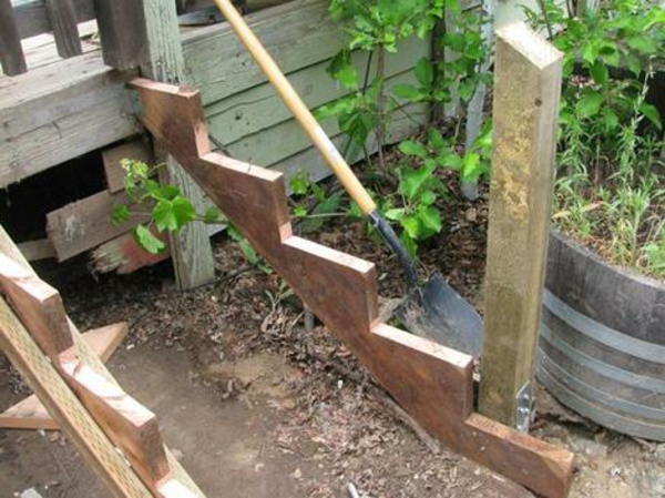 foto de escalera-auto-construcción-en-proceso-de-construcción-interesante
