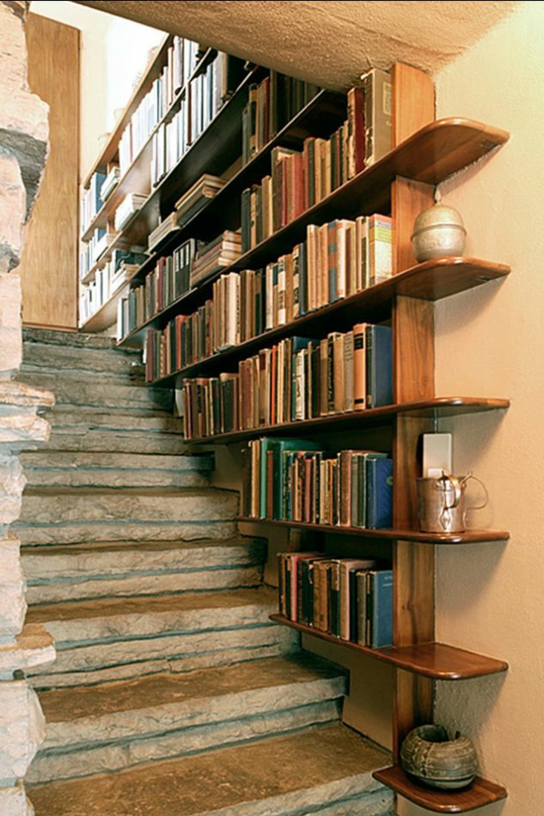 Staircase House - Biblioteca