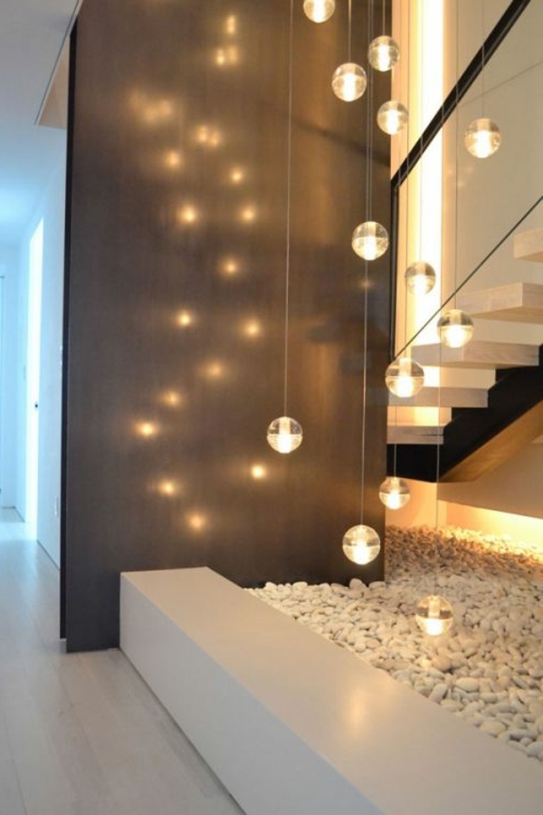 осветление на стълбище-интересно стена дизайн
