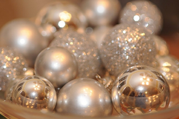 сребърни топки до най-Коледа
