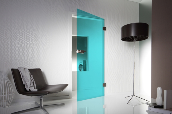 ultra-moderne-i učinkovita-staklena vrata-u-plavo unutarnja vrata dizajn