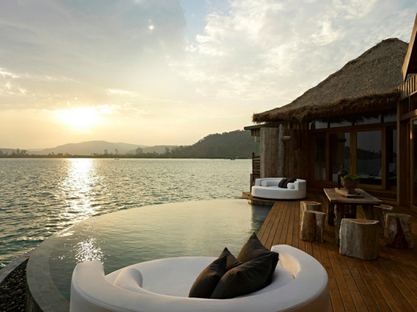 ultra-moderna-y-elegante-diseño-terraza con piscina