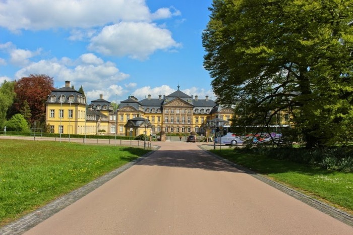 Уникална архитектура-пребиваване Castle Аролзен-Германия-режим-в-барок