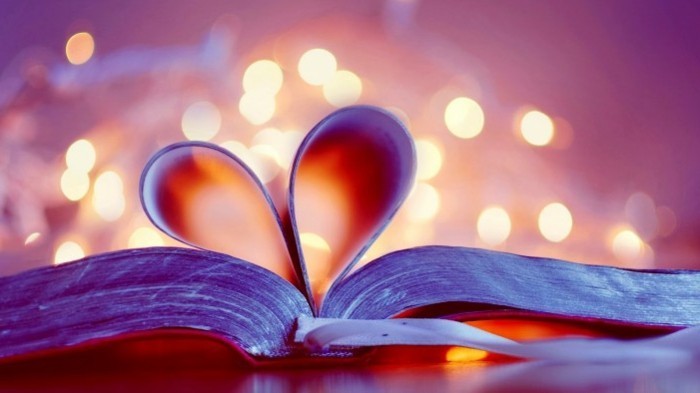 Valentinovo pozadina a-knjiga-sa-strane-u-obliku-of-srca