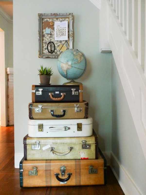 monet matkalaukku-huonekaluja, joissa vintage-look-tee se itse