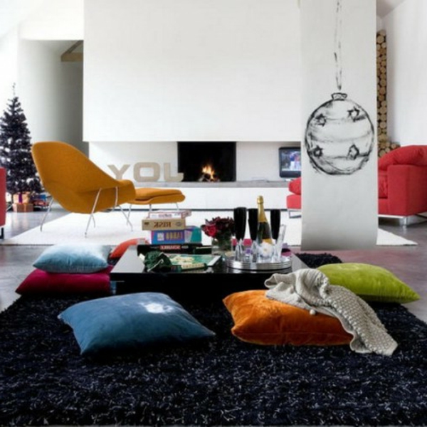 mnogo-lijep izgled-orijentalno-sjedalo-jastuk-tamni tepih