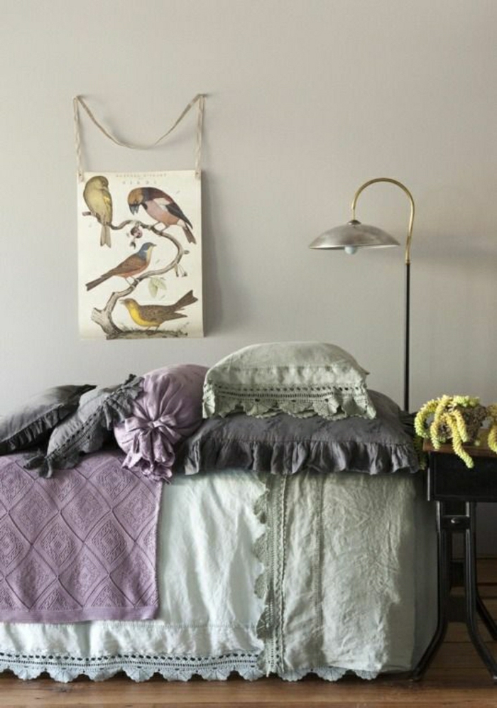 реколта спалня постелки пастелни цветове-лилаво-бежово светло Birds изображение