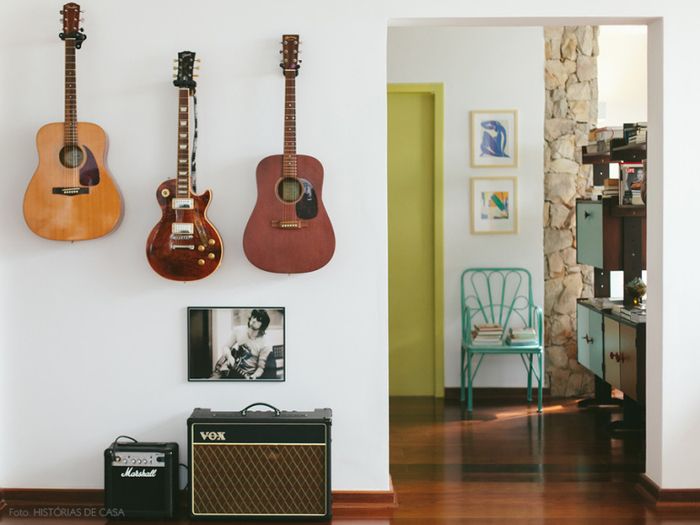 Vintage dekor i dekoracija, gitare na zidu, ideje za ugodan dom