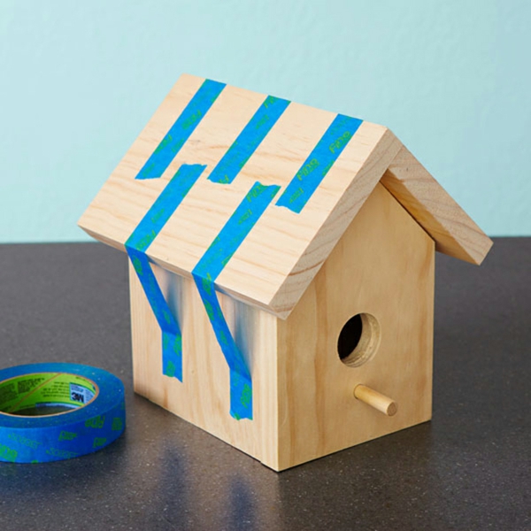 birdhouse-self-build-синьо-линии-фон в skybalu