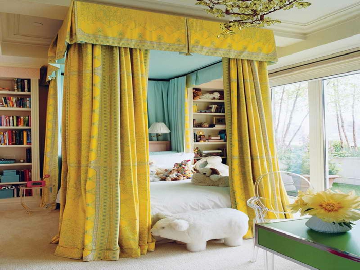 завеси-за-спалня младежта жълто-красив цвят