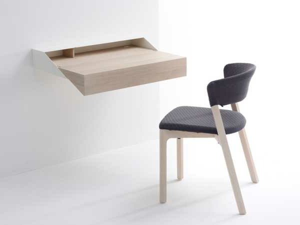 escritorio de diseño - modelo súper pequeño - construido en una pared blanca