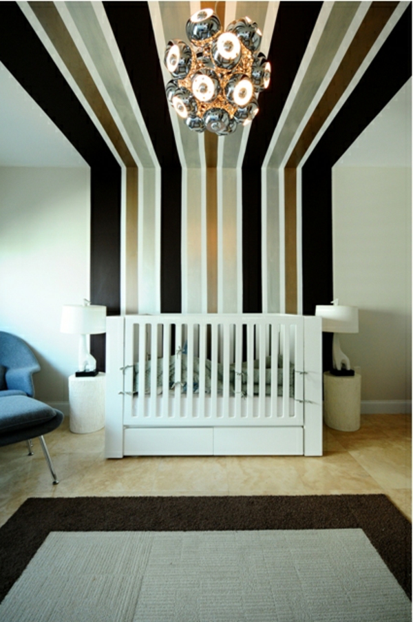 dječja soba s lxus zidnim dizajnom - linije crne i zlatne