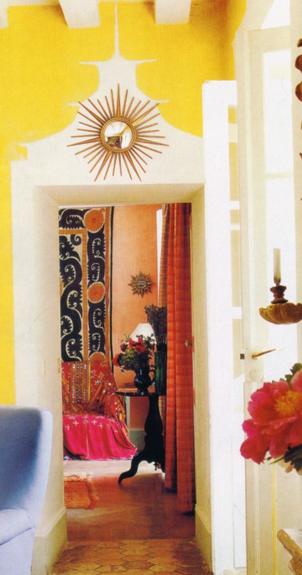 žute i bijele boje za zid dizajn u hodniku
