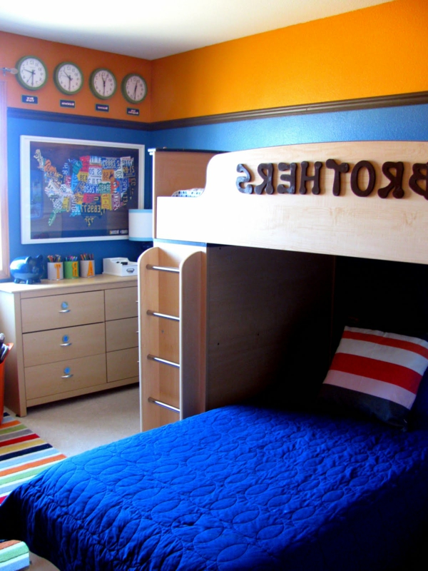стена-детска стая - съчетайте синьо и оранжево
