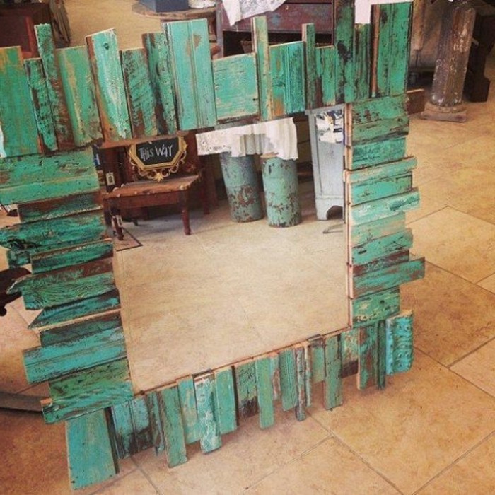 wanddekko-ogledalo-u-zeleno-boja-oslikana