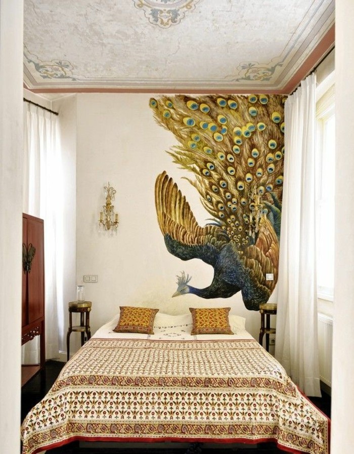 جدار لون الذهب الاسراف-غرف نوم تصميم مريح السرير