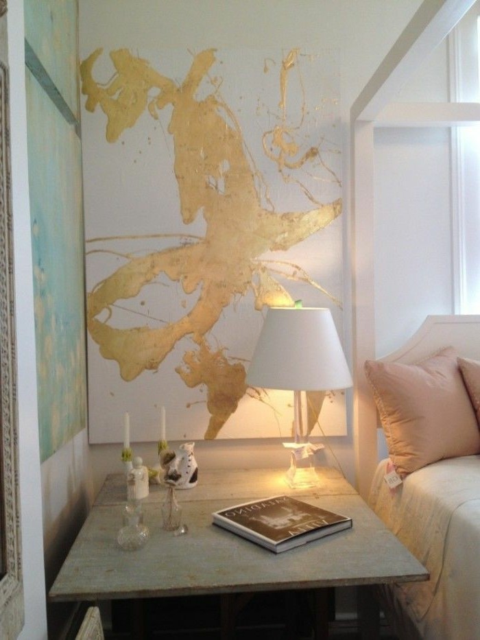направи стена цвят-злато-модерен и атрактивен--спалня-