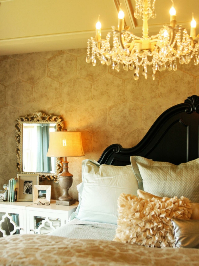 стена цвят-злато-супер-творческа-и-аристократичен дизайн спалня