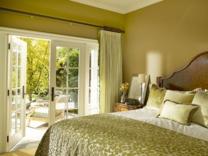 दीवार का रंग हरा सुरुचिपूर्ण बेडरूम-लैस