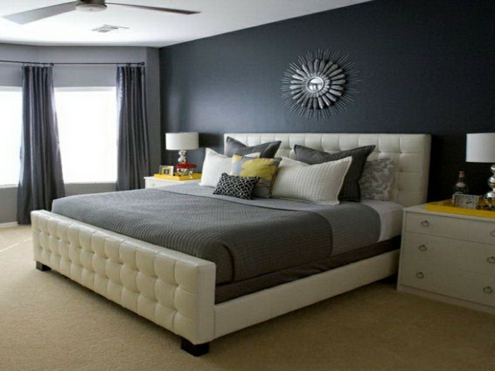 اللون الأسود حديث ومريح سرير في واحد في غرفة النوم الجدار