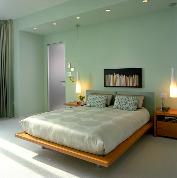 стена цвят-мента-Уютен апартамент-с-съвременна платформа легло използване Silver постилка