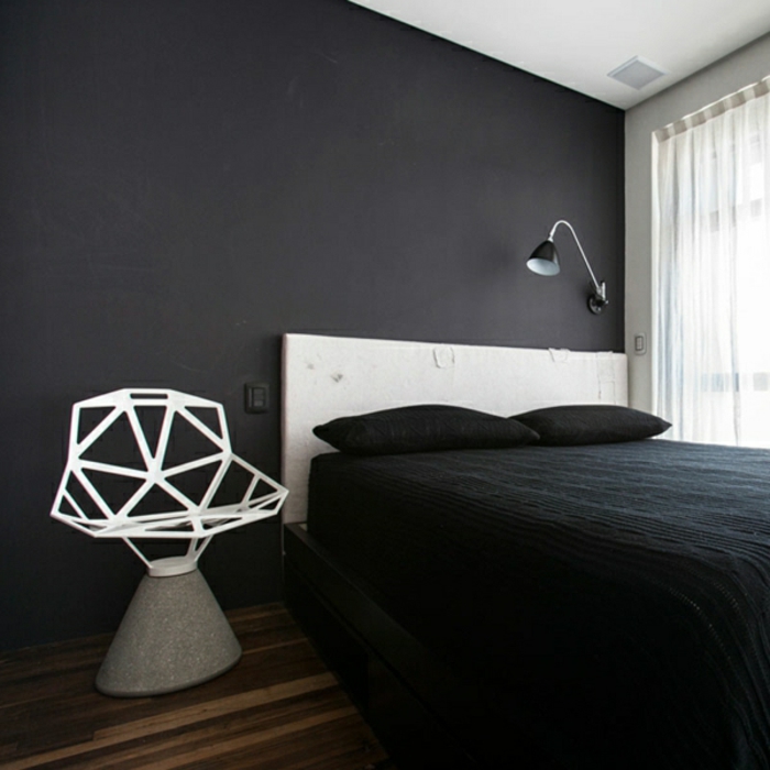جدار لون trensd مقابل غرف نوم داكنة اللون الرمادي الجدار