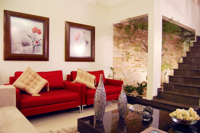Falfesték ötletek-Wohnzimmer pezsgő falak vörös kanapé