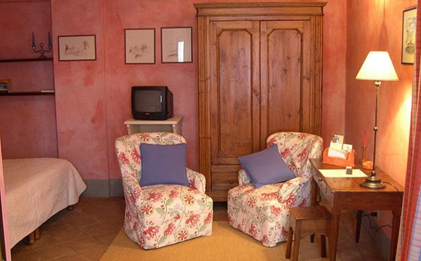 meleg színű fal-for-hálószoba