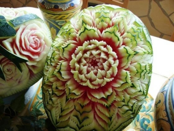 lubenica-art-sdekoideen po stol cvijećem