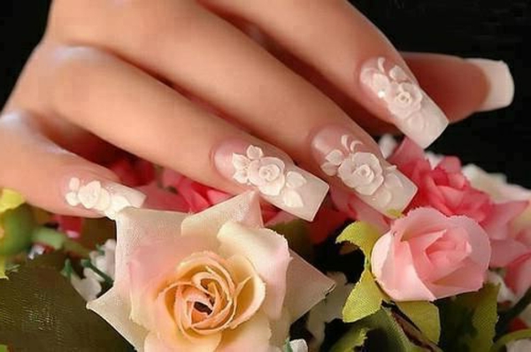 slike noktiju za vjenčanje - mnogo cvijeća