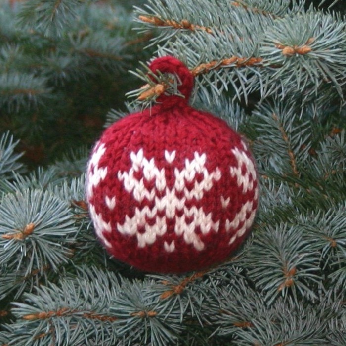 weihnachtsdeko-плетене на една кука-червена топка с snowflakes--