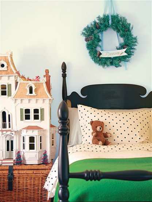 weihnachtsdeko-ötletek-koszorú-over-the-ágy