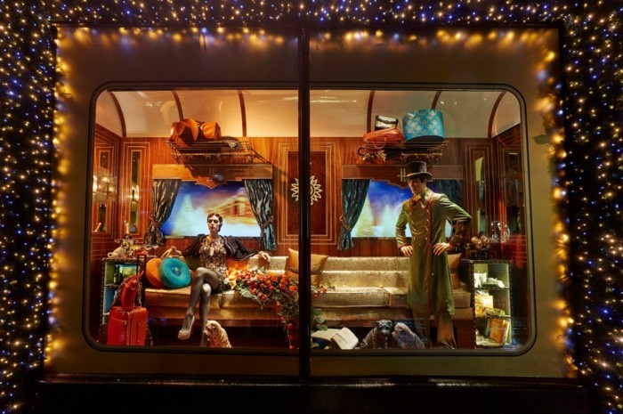 weihnachtsfensterdeko-атрактивен дизайн-на-витрина