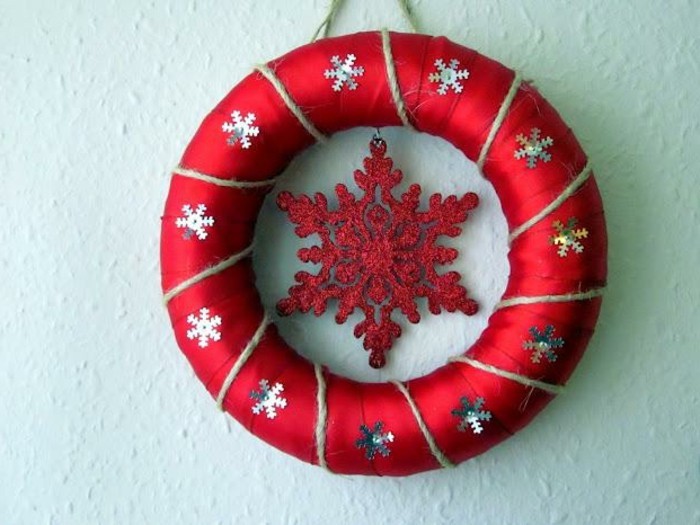 Коледа сам-калайджия-венец-звезден с-червено