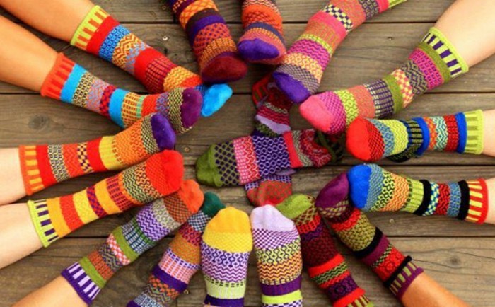 коледни си сам-занаяти-много цветни чорапи сплотена